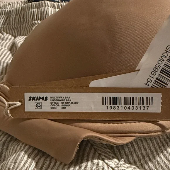 SKIMS Multi-Way Bra Size 34D Color Sienna - Picture 7 of 7